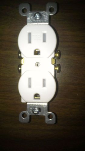 5 PC  (LOT OF 5) LEVITON T5320-W  TAMPER RESISTANT DUPLEX RECEPTACLE - WHITE