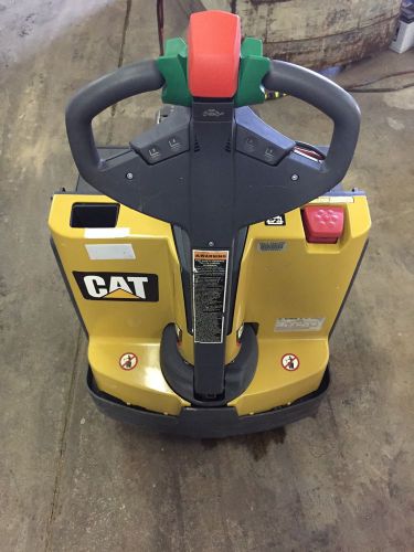 Caterpillar 2WP4500 4500 Lb Electric Pallet Jack. Super Nice Low Hours