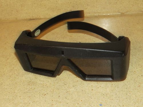 ^^ CRYSTALEYES STEREOGRAPHICS SYSTEM- MODEL CE3 GLASSES w/E-2 EMITTER (BLACK)