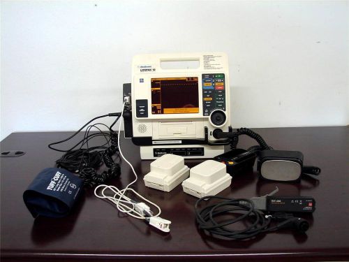 Lifepak 12 BiPhasic ECG NIBP SPO2 Paddles Pacing AED 2 Batteries AC POWER