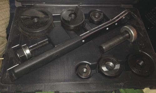 Klein Tools Knockout Punch Set w/ Wrench, Model 53732, Conduit 1/2&#034; - 2&#034;