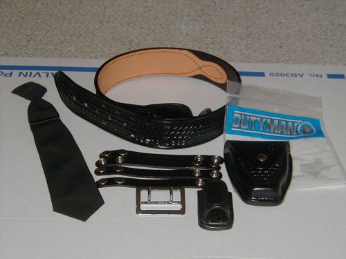 DUTYMAN BELT KEEPERS BUCKLE FLASHLIGHT &amp; HANDCUFF HOLDER