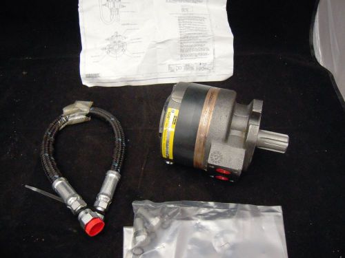 110A Parker 6 Spline 111A-071-AM Hydraulic Motor 2 Bolt Flange NEW