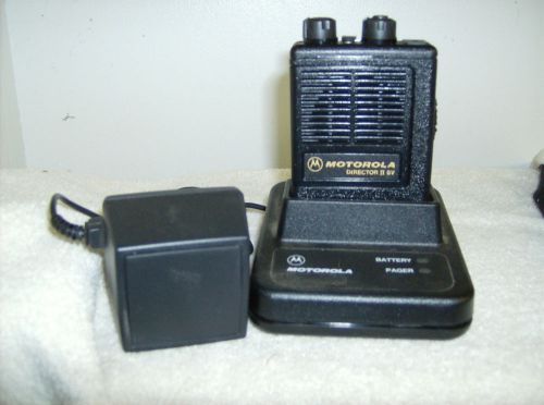 MOTOROLA DIRECTOR II  PAGER w CHARGER/   464.5000  MZ