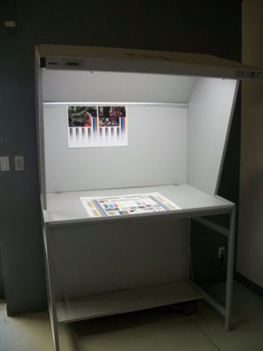 color viewing booth