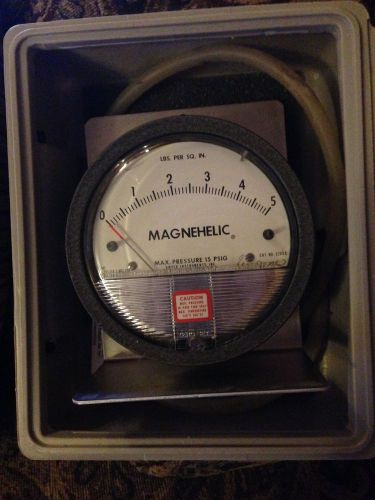 Dwyer Manometer A-27 0-5 15psi magnehelic