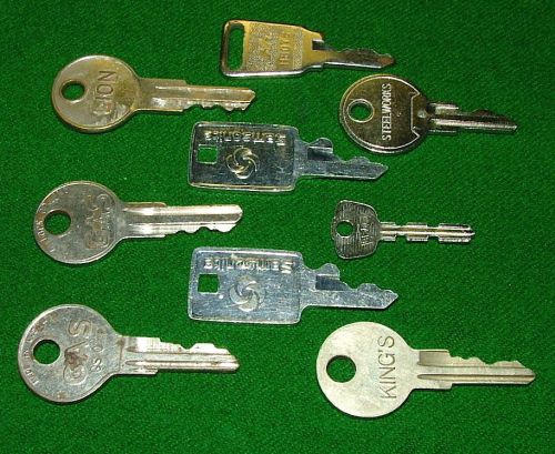 Vintage lot of 9 odd keys: gas, lion, king&#039;s, samsonite, hz bell, steelworks for sale