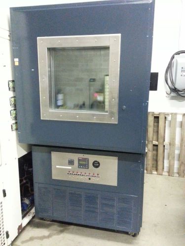 Thermotron environmental chamber SM-16C