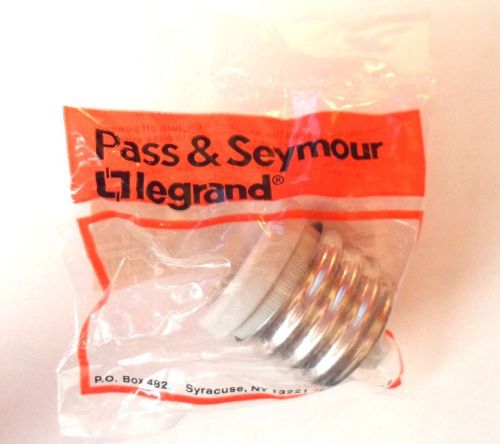 PASS &amp; SEYMOUR LEGRAND 8681 MOGUL TO MEDIUM REDUCER 660W 250V WHITE LAMPHOLDER