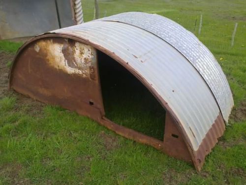 Farrowing pig sow weaner ark arc shelter boar calf sheep goats can deliver for sale