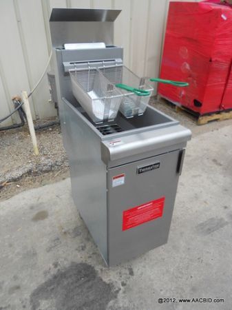 NEW THERMA-TEK 40# GAS FRYER - $749