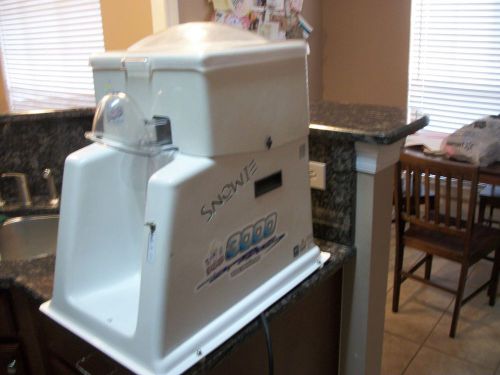 SNOWIE 3000 SHAVED ICE SNOW CONE SNO BALL MACHINE 110 Volts