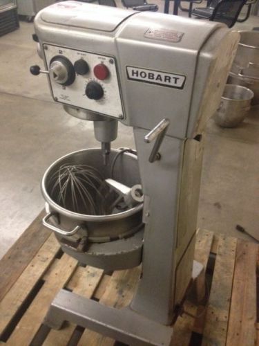 Hobart 30QT Mixer w/ whisk &amp; paddle D-300T