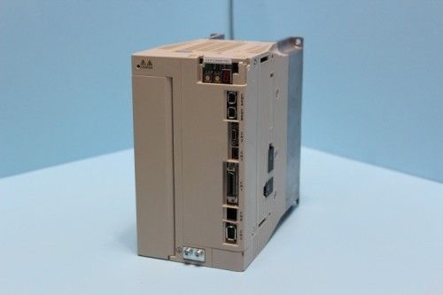 Yaskawa SGDV-180A25A AC Servo Drive 2kW (free shipping)