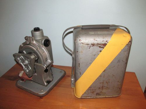 Vintage LEITZ SOKKISHA D-3 WITH HARD CASE Made in Japan 104933 Survey Equipment