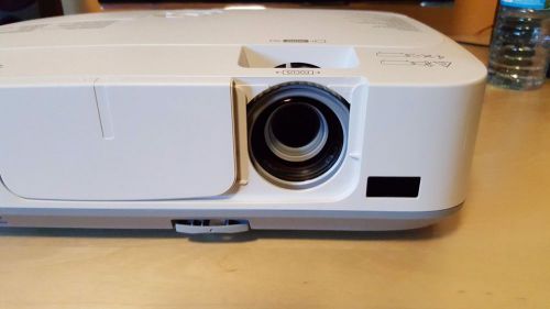 NEC 311x 3100-Lumen Portable Multimedia Projector - Like New 99% Lamp Life