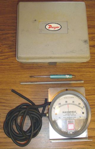 DWYER MAGNEHELIC DIFFERENTIAL PRESSURE GAGE 2000-00C w/ CASE HARDWARE HVAC GAUGE