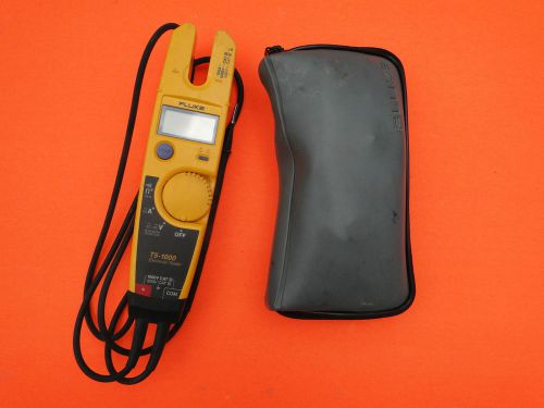 Fluke T5 1000 Volt AC/DC Multi-Meter Tester Kit Clips Plunger Leads Red Tools *