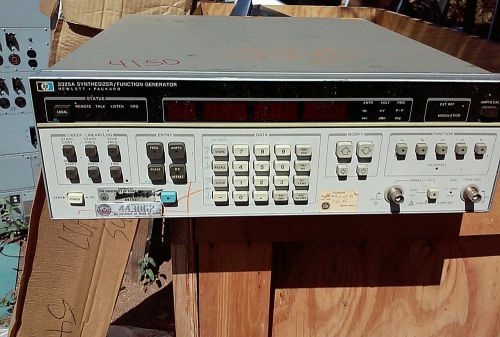 HP 3325A  SYNTHESIZER / FUNCTION GENERATOR