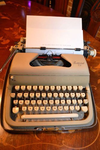 VTG Everest K2 RARE STANDARD FONT portable manual typewriter Italy 1950-60&#039;s