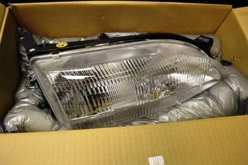 6221-0030R Toyota Camry Head Light Right Side Assy. 1995-1996 ~ NIB ~