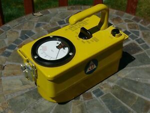 Civil Defense Victoreen Instrument Co. CDV-717 Radiological Survey Meter