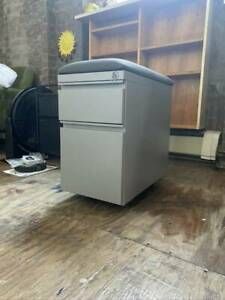 2-Drawer Rolling Filing Cabinet