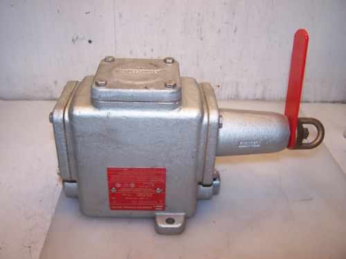 NEW CROUSE HINDS HAZARDOUS LOCATION CONVEYOR CONTROL SWITCH AFU0333-50