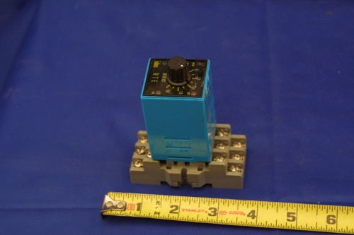 Idec Electronic Timer RTE-B11 24VAC/VDC Multi Function Timer  - XLNT!!