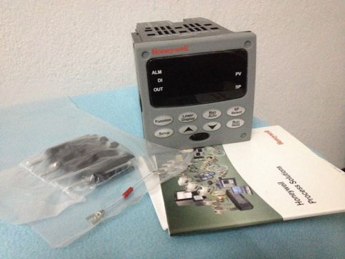 Honeywell DC3200-RE-000R-240-00000-00-0 TEMPERATURE CONTROLLER UDC3200