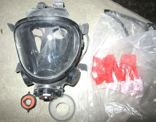 3M  FULL FACE RESPIRATOR 7000 SERIES SIZE MEDIUM  CARTRIDGE SAFETY MASK