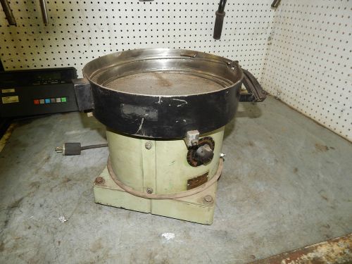 Vibratory Parts Feeder W/ Syntron Vibratory elevator motor EBO1C 15&#034; bowl dia