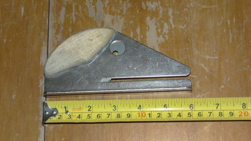 Carpet Loop Pile Cutter Wood Handle Tool