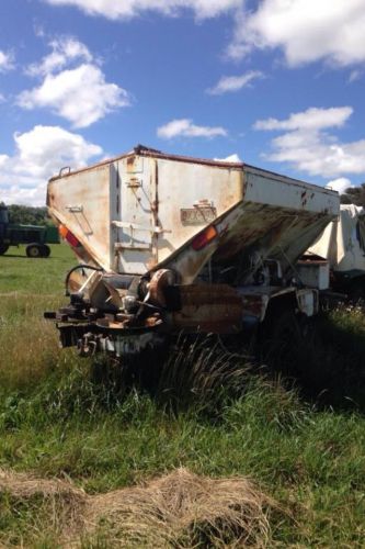 5 Tonne Fertiliser Spreader Truck. Bedford. Belt Spreader.