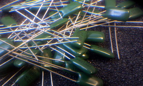 0.0039uF 3.9nF 3900pF 100V Green Polyester Capacitors  - 20pcs