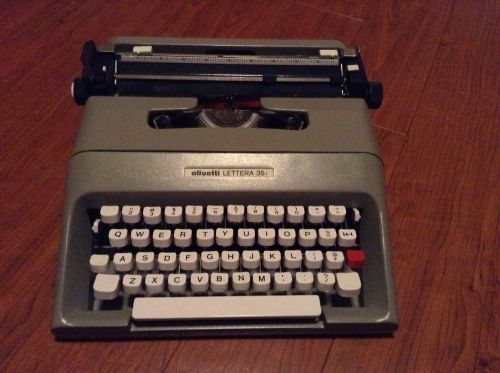 Olivetti Lettera 35i typewriter