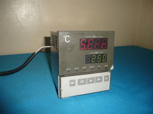 Omron E5AX-VAA03-X E5AXVAA03X Temperature Controller
