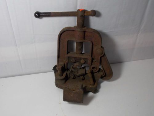 **L@@K**   VINTAGE RIDGE RIDGID 2 1/2 PLUMBING PIPE VICE -- RARE--  OPERATIONAL.