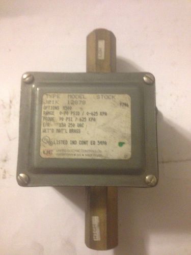 UNITED ELECTRIC CONTROLS CO. J21K-12878 PRESSURE SWITCH