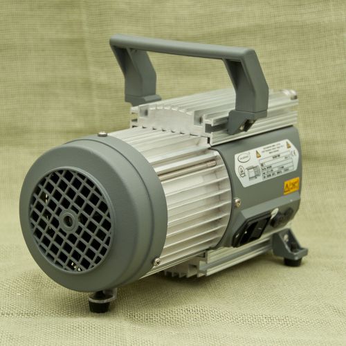 Vacuubrand md1 diaphragm oil-free vacuum pump 1.5 mbar 1.2/1.4 m3/h dual voltage for sale