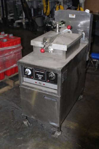 HENNY PENNY 600 Pressure Fryer Natural Gas