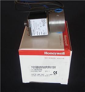 H0NEYWELL SKINNER VALVE 71215SN2MN00F0F6113W ( Qty 1 ) *** NEW ***