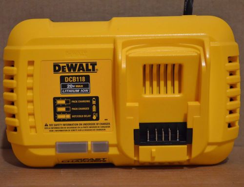 New DEWALT DCB118 FLEXVOLT 20V &amp; 60V Li-Ion Fan Cooled Fast Charger