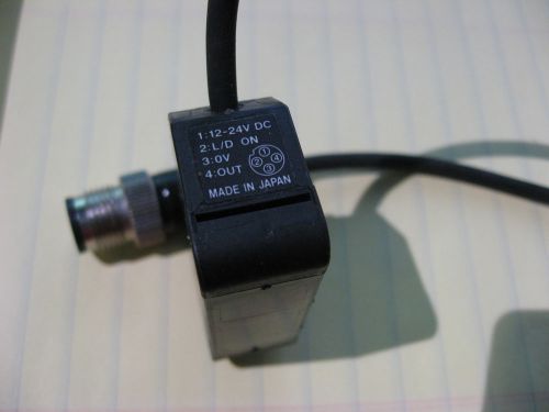 Keyence Corp PZ-V73P Photoelectric Sensor 4 Pin 12-24VDC USED