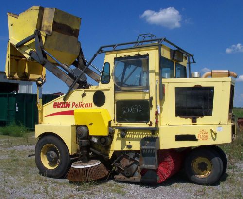 2005 ELGIN PELICAN SE STREET SWEEPER