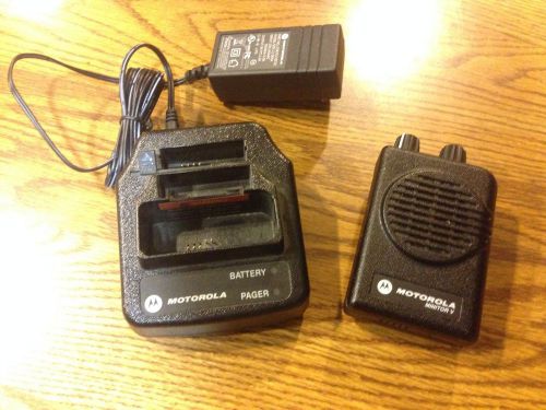 Motorola Minitor V 5 UHF Pager 450-457.9875 Mhz 2 Channel Looks new Works Great