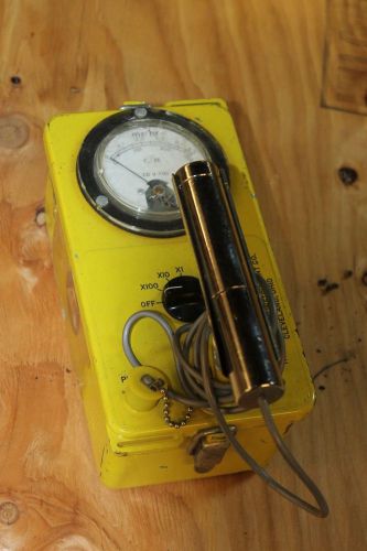 CIVIL DEFENSE VICTOREEN CDV-700 GEIGER COUNTER/SURVEY METER