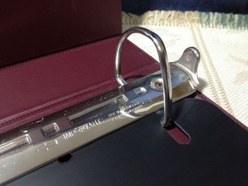 3 Ring Binder AVERY DENNISON Heavy Duty EZD 1.5&#034; Lever Lock Closure Burgundy Red