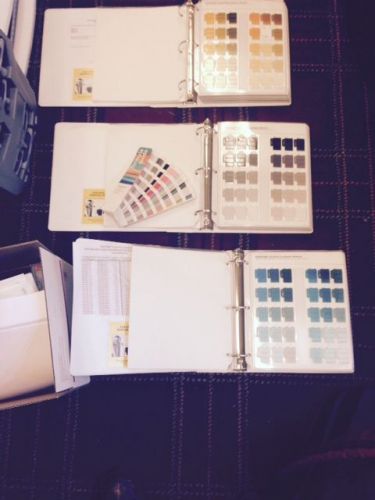 Pantone Plastics 3 binder set with solid paper chip set