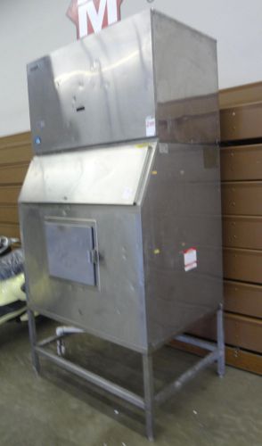 Hoshizaki km-1600sre 3/crescent cube ice maker w/bin /1500 lbs/day/works great for sale